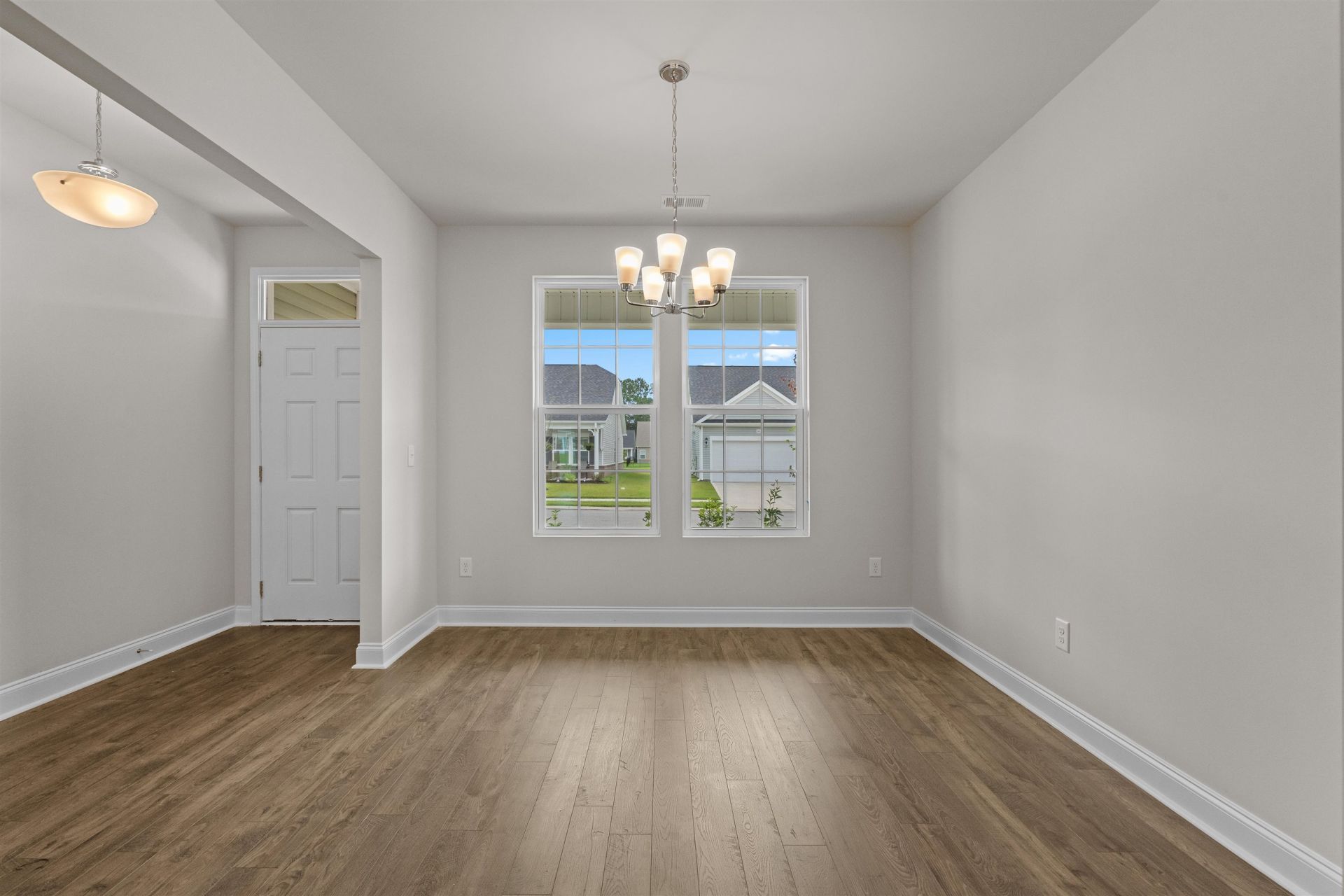 2911 Spain Ln. Photo 4