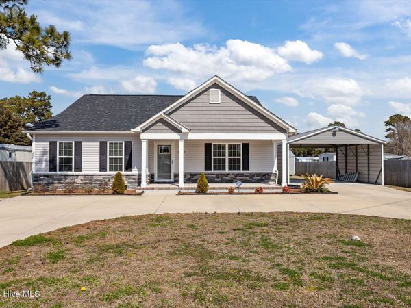 621 West Beaufort Road, Beaufort, NC 28516