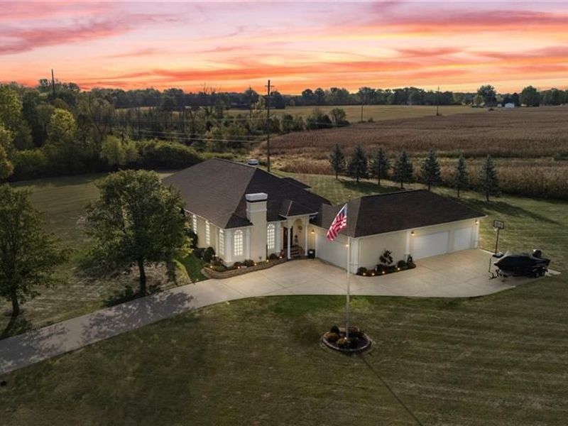 7501 S Brookstone Place, Brookville, OH 45309 Photo 1