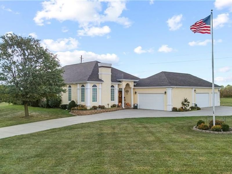 7501 S Brookstone Place, Brookville, OH 45309 Photo 3