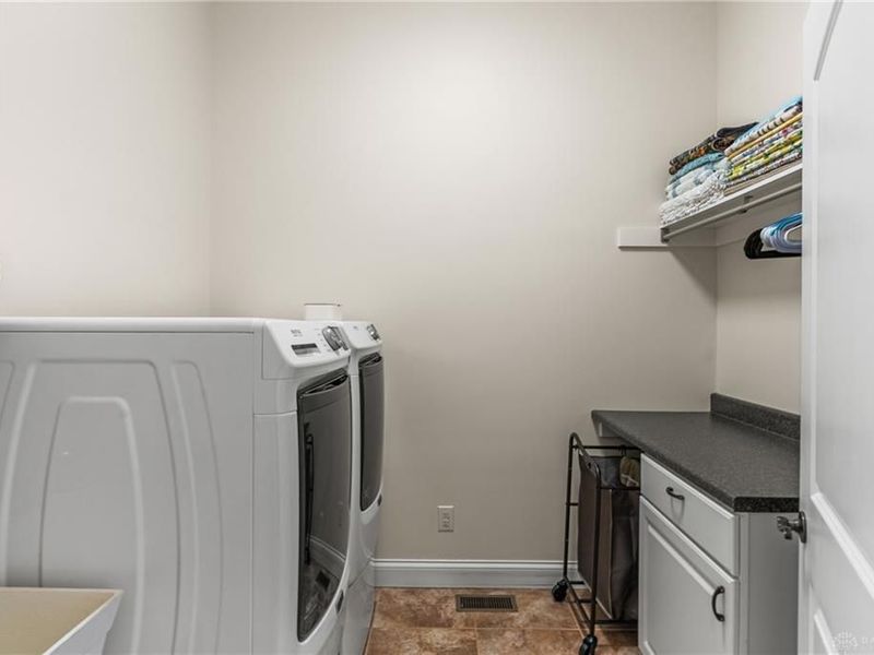 7501 S Brookstone Place, Brookville, OH 45309 Photo 38