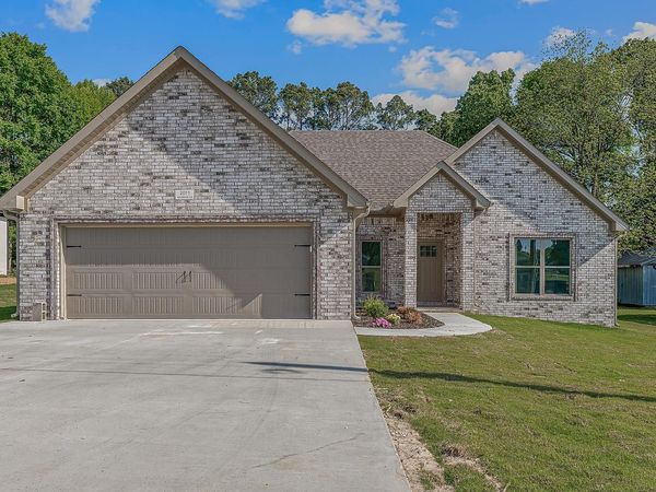 2011 Wildrose, Paragould, AR 72450