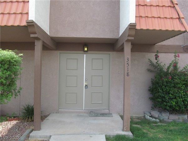 3518 Villa Knolls North Drive , Las Vegas, NV 89120