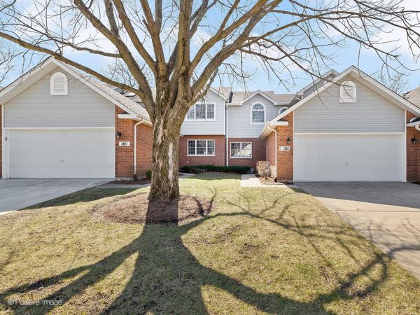 Unit 2863, Darien, IL 60561