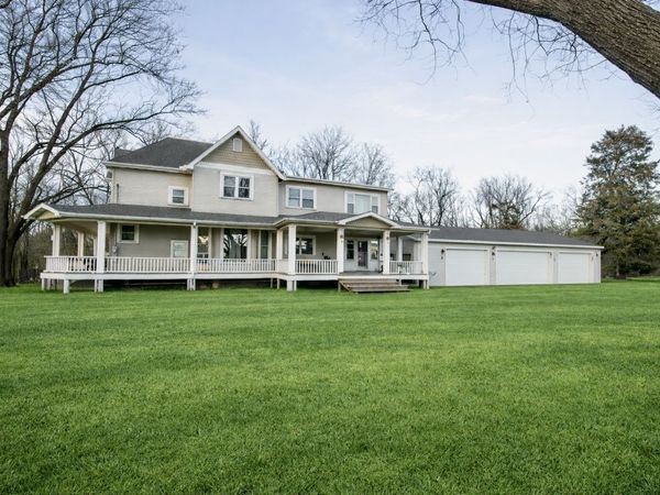 1502 S Galena Avenue , Dixon, IL 61021