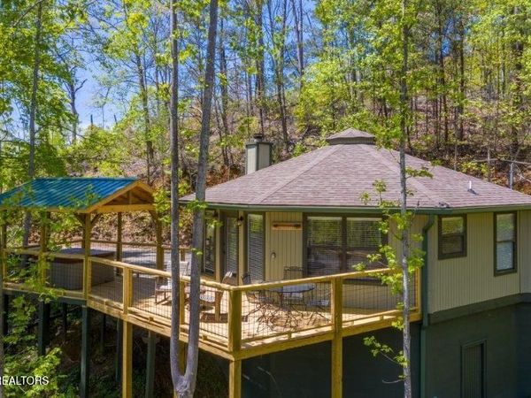 1027 Condo Drive, Gatlinburg, TN 37738