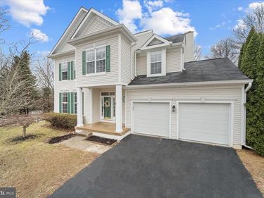 17551 FALLS PLACE, ROUND HILL, VA 20141
