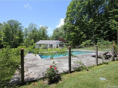 3 Lilac , Sharon, CT 06069