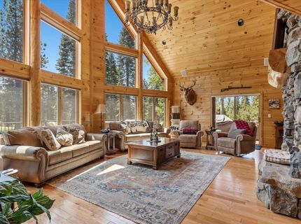 323 Gateway Drive, Lake Almanor, CA 96137 Photo