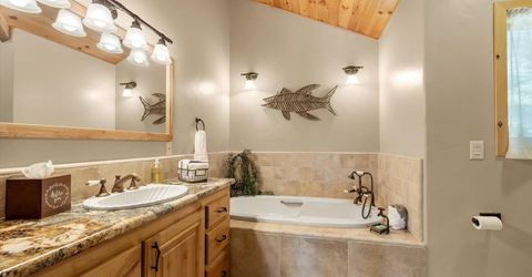 323 Gateway Drive, Lake Almanor, CA 96137 Photo