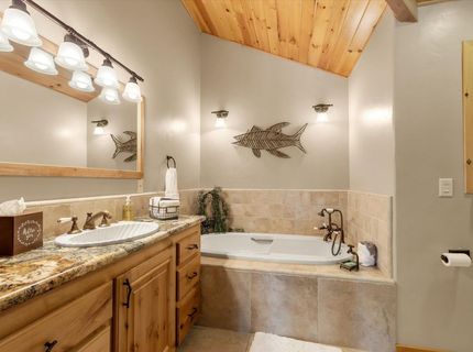 323 Gateway Drive, Lake Almanor, CA 96137 Photo