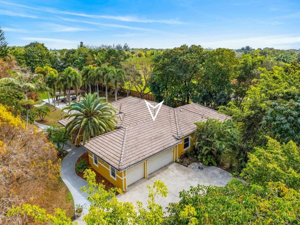 16200 SW 49th St, Southwest Ranches, FL 33331