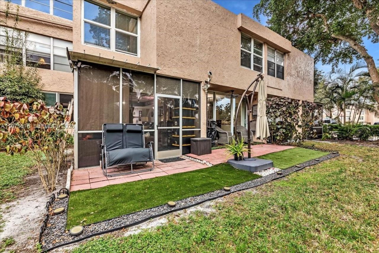 9410 Live Oak Pl , Unit 110, Davie, FL 33324 Photo