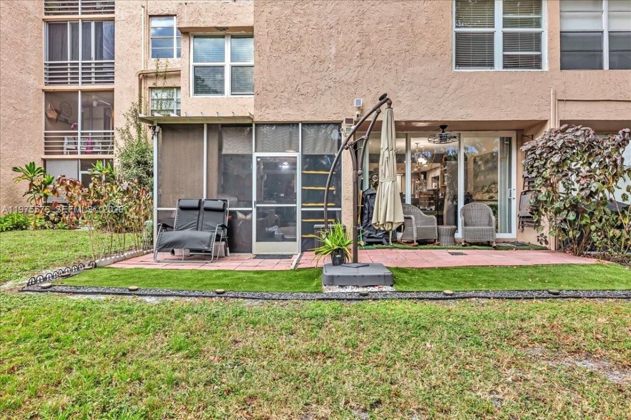 9410 Live Oak Pl , Unit 110, Davie, FL 33324 Photo