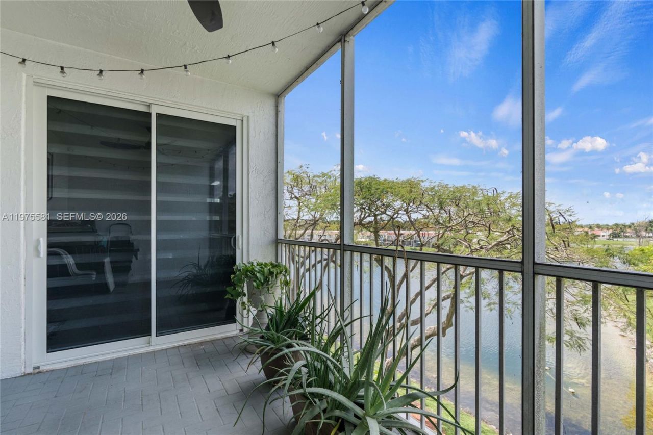 10750 NW 66th St, Unit 411, Doral, FL 33178 Photo