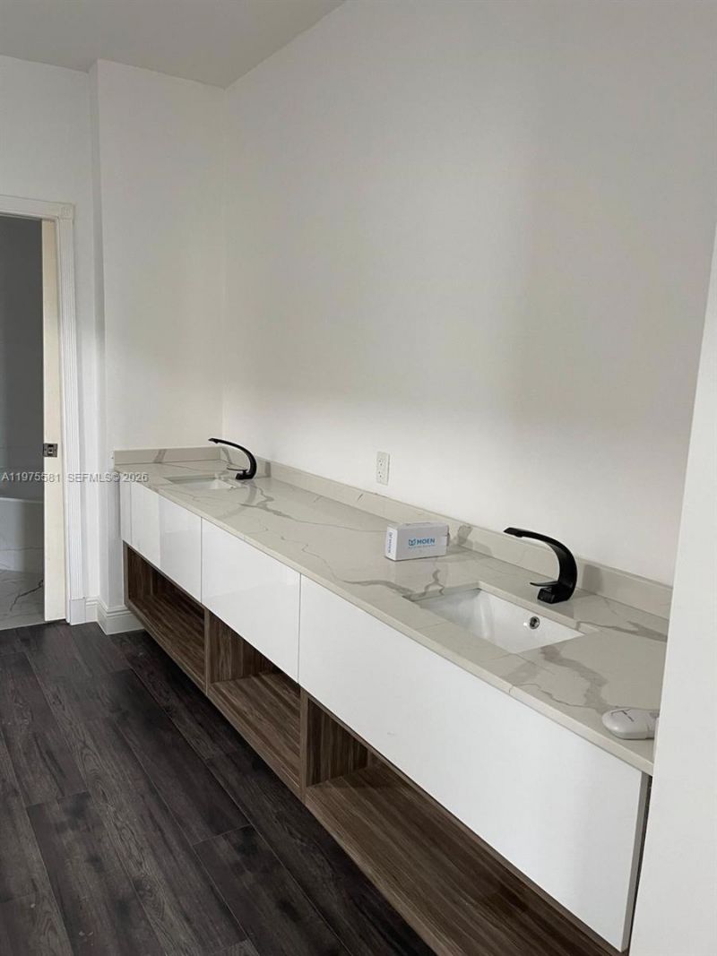 10750 NW 66th St, Unit 411, Doral, FL 33178 Photo