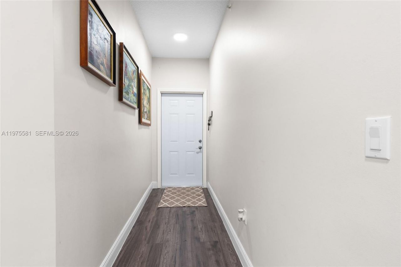 10750 NW 66th St, Unit 411, Doral, FL 33178 Photo