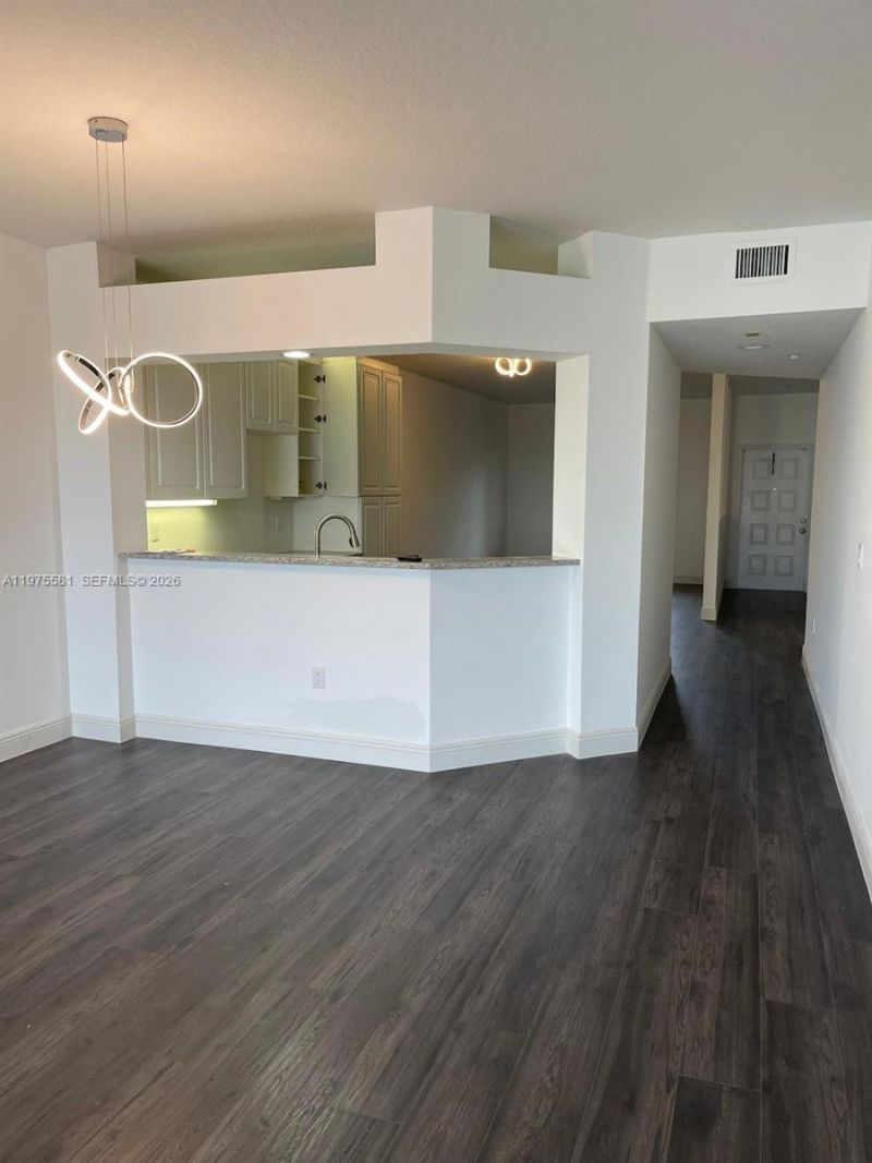10750 NW 66th St, Unit 411, Doral, FL 33178 Photo