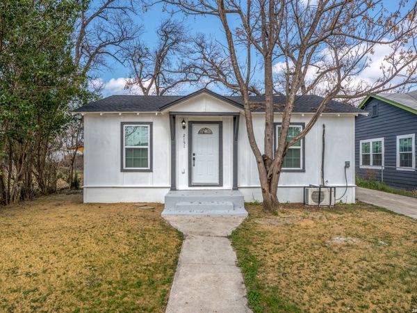 2151 E Crockett, San Antonio, TX 78202