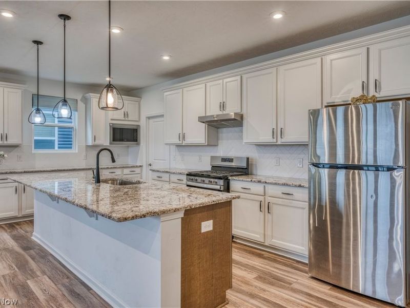 33316 Midship Drive, Avon Lake, OH 44012 Photo 4