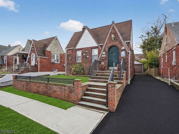 2096 Lentz Ave, Union, NJ 07083