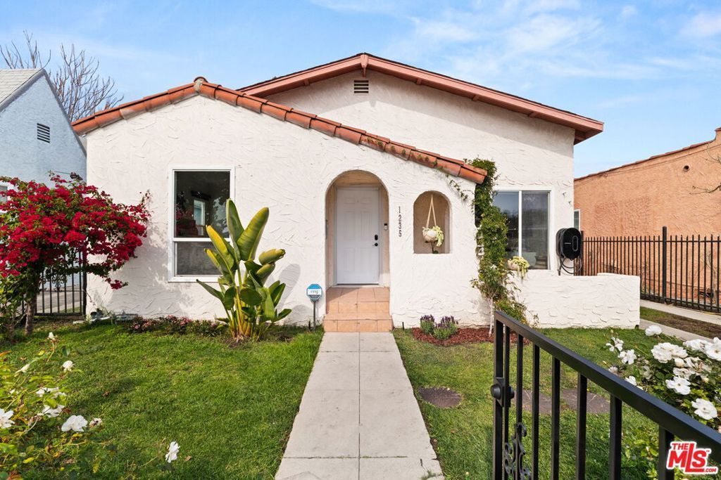 1235 E 74th Street, Los Angeles, CA 90001 Main Photo