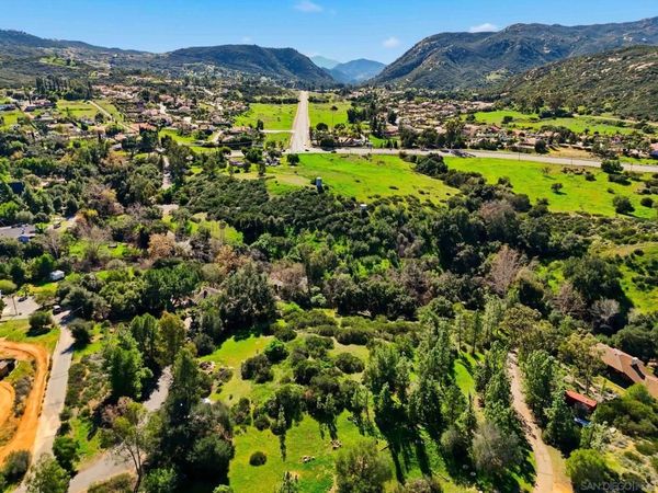 432 Arnold Way , Alpine, CA 91901