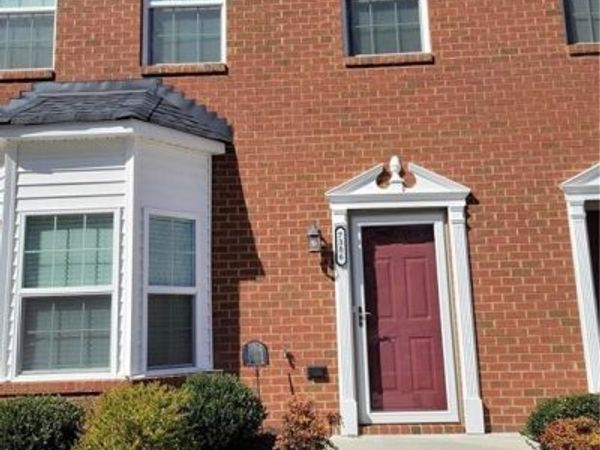 7386 Pebble Lake Drive , Mechanicsville, VA 23111