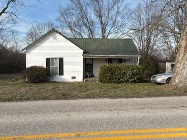 7438 Old Bowling Green Road , Glasgow, KY 42141