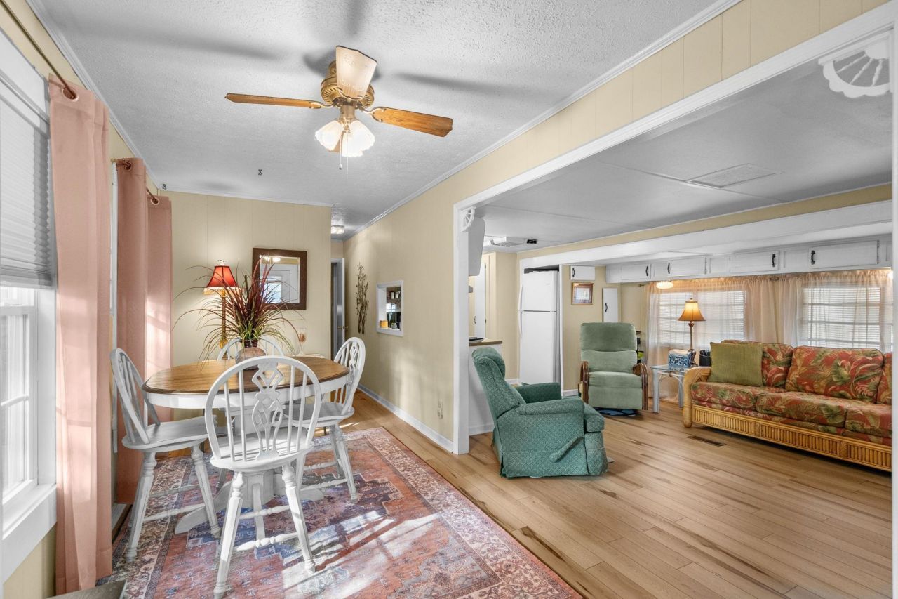 6001 1742 South Kings Hwy. Photo 5