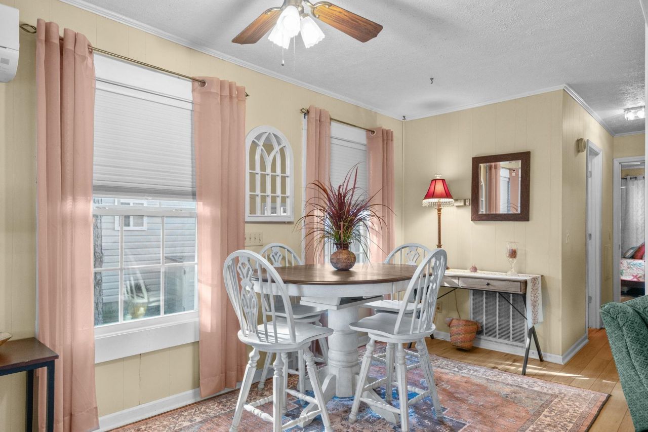 6001 1742 South Kings Hwy. Photo 6