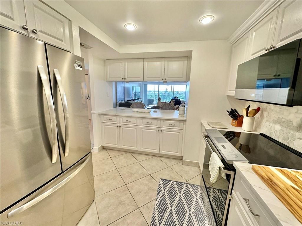 1 Bluebill Ave, Unit 604, Naples, FL 34108 Photo