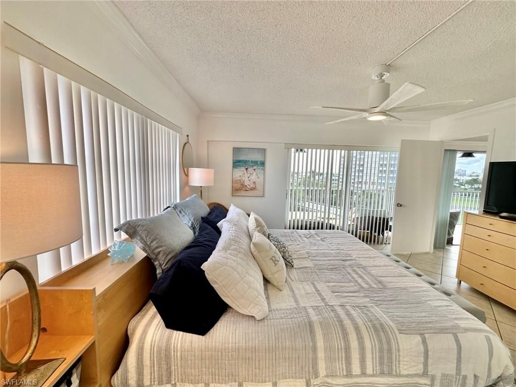 1 Bluebill Ave, Unit 604, Naples, FL 34108 Photo