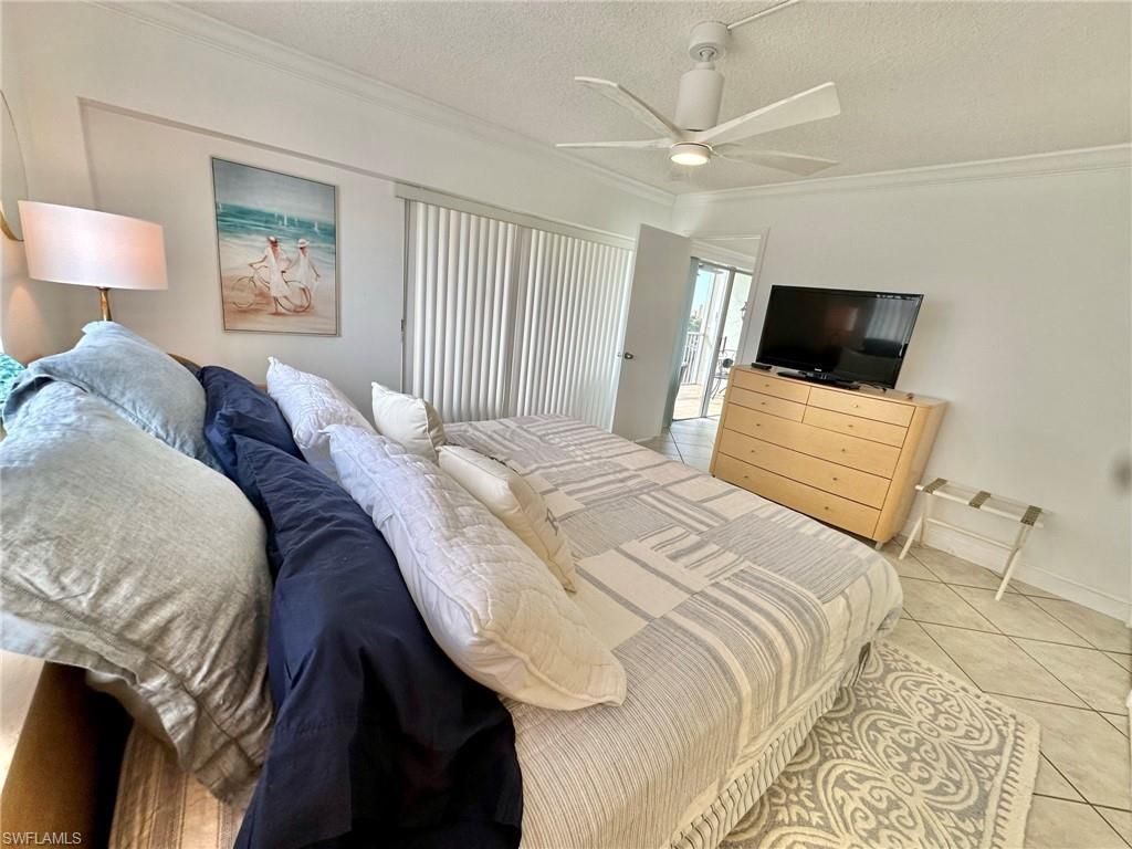 1 Bluebill Ave, Unit 604, Naples, FL 34108 Photo