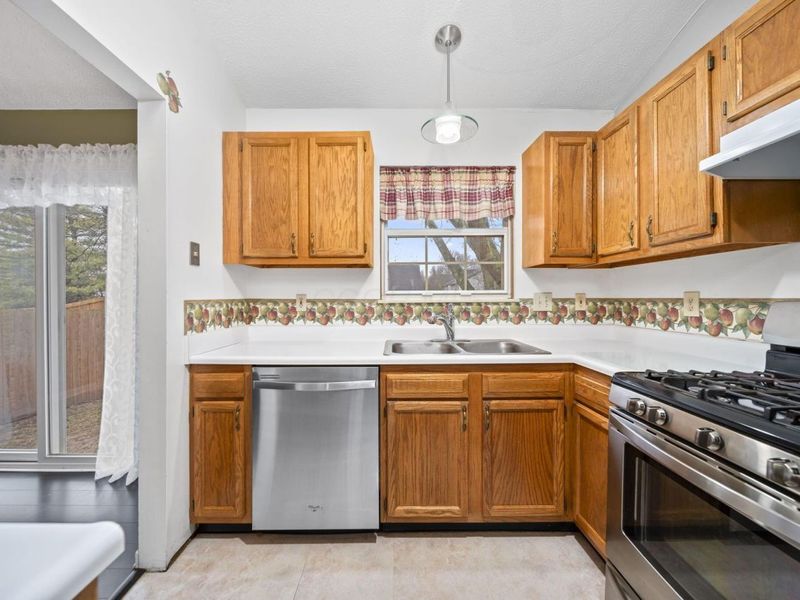 477 Courtland Lane, Pickerington, OH 43147 Photo 4