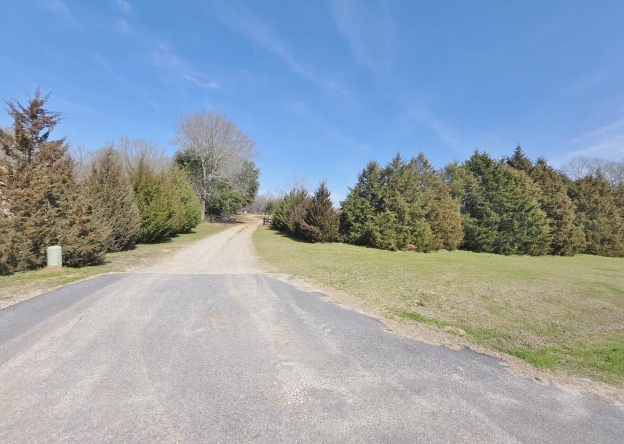 3135 Cox Road Photo 2