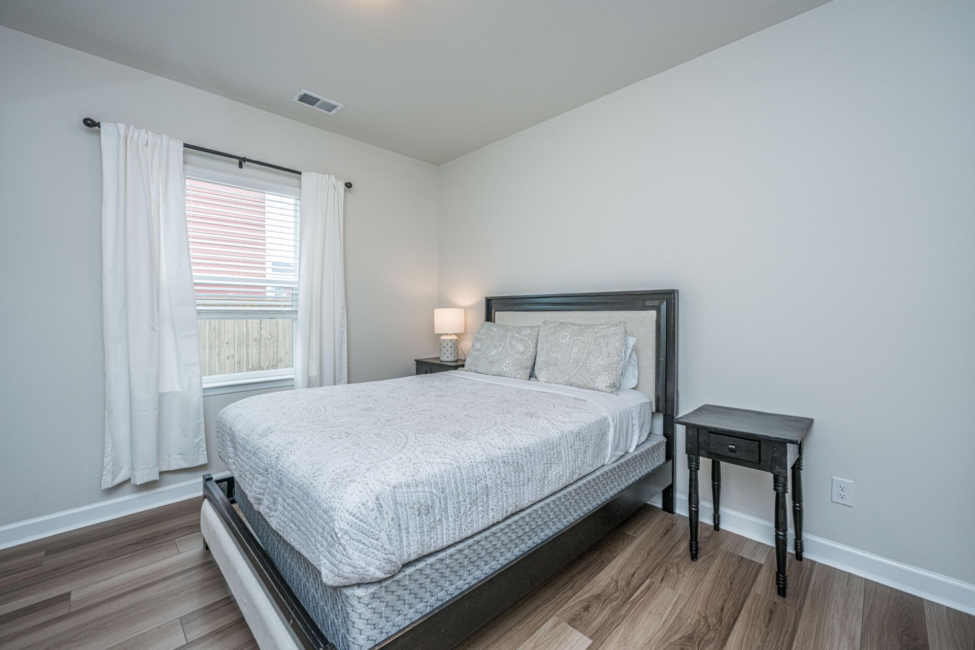 415 Navona Drive Photo 17