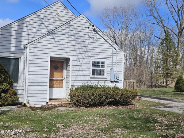 3220 W Miller Road, Lansing, MI 48911