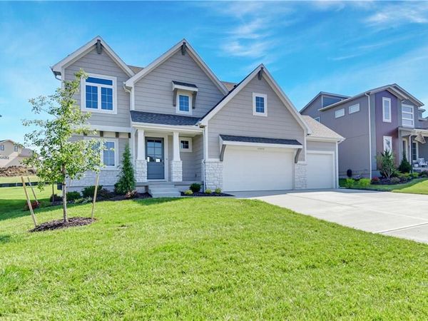 21902 W 99th Terrace, Lenexa, KS 66220