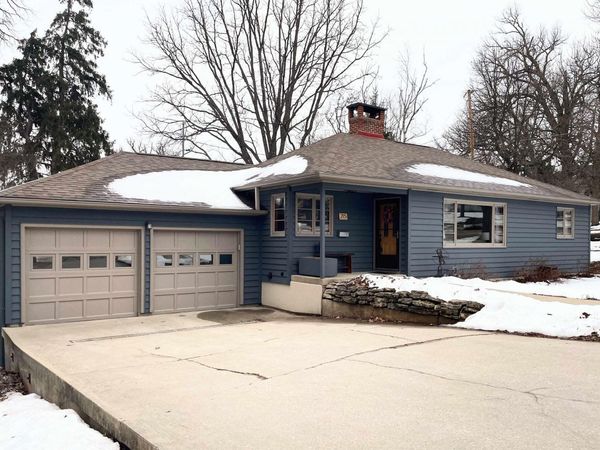 215 High Street, Decorah, IA 52101