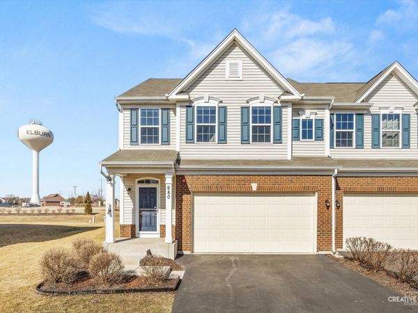 980 Sears Circle , Elburn, IL 60119