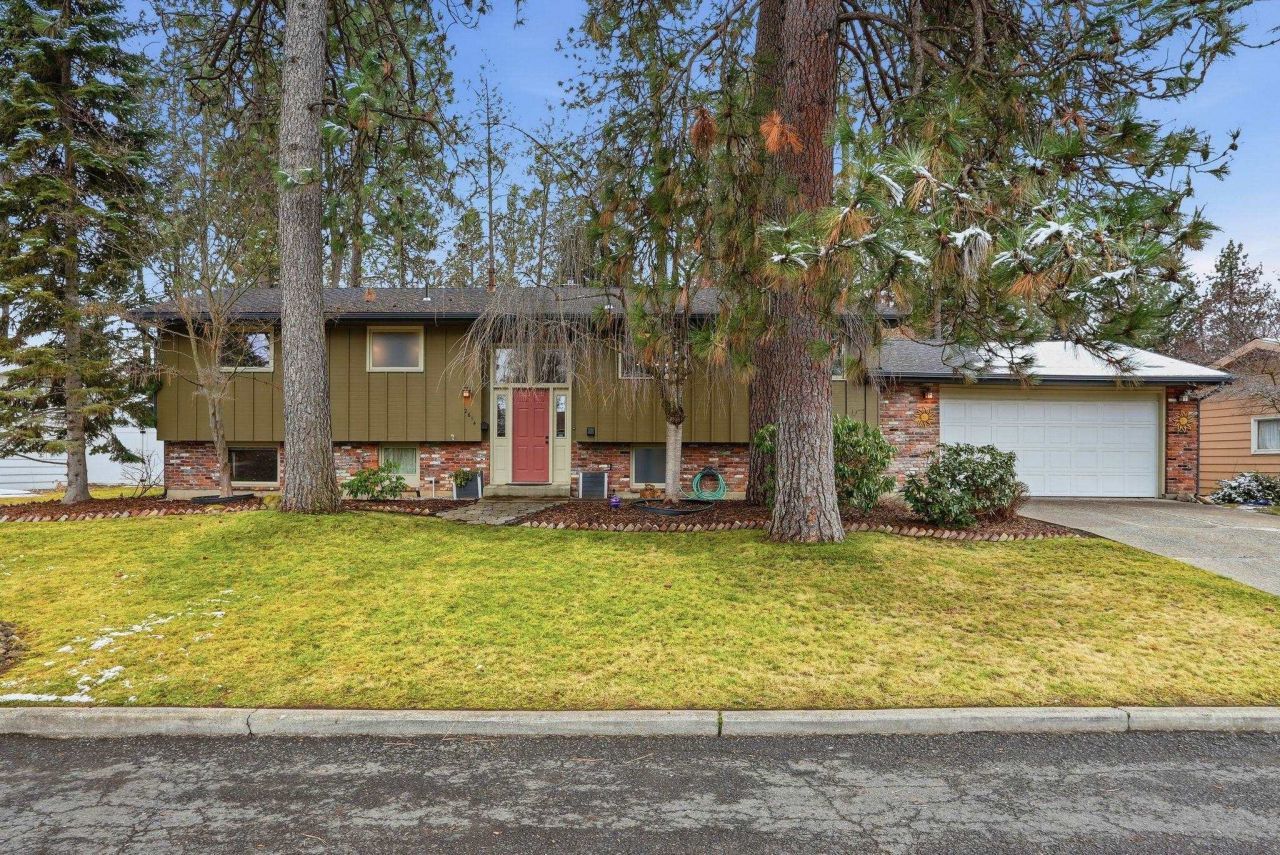 2614 E 39th Ave, Spokane, WA 99223 Main Photo