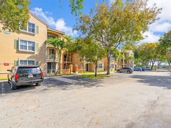 6700 NW 114th Ave, Unit 905, Doral, FL 33178