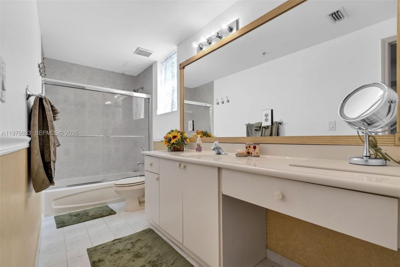 6700 NW 114th Ave, Unit 905, Doral, FL 33178 Photo