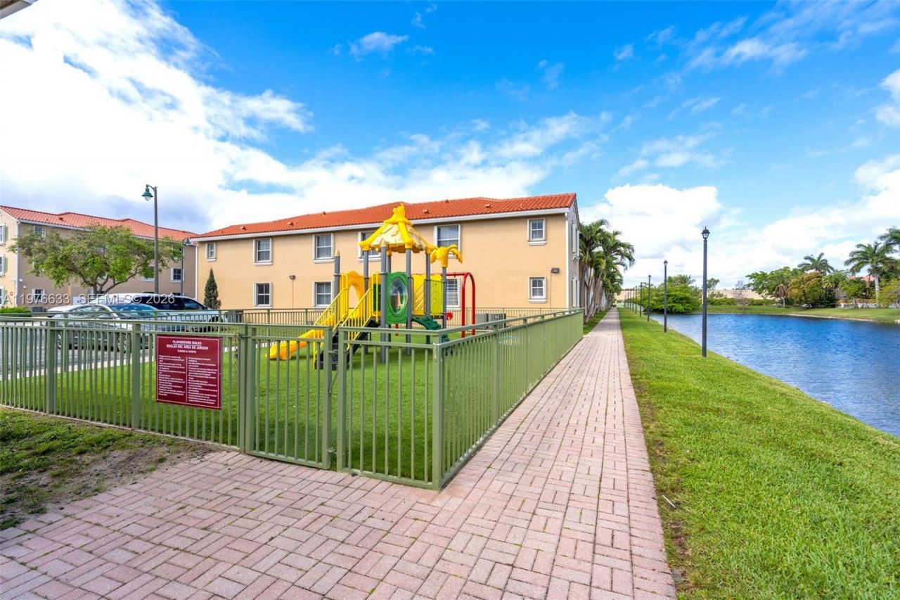 6700 NW 114th Ave, Unit 905, Doral, FL 33178 Photo