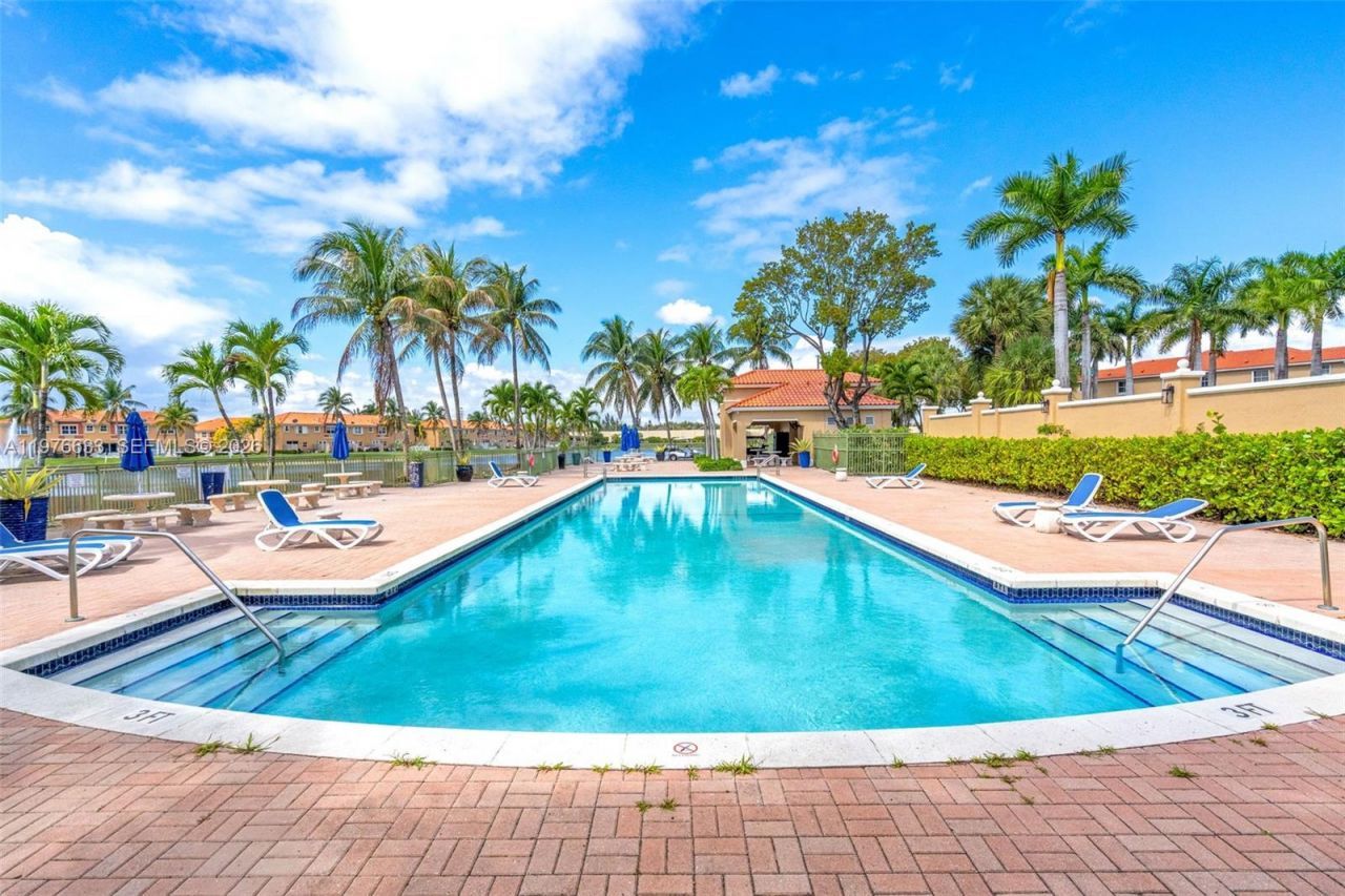 6700 NW 114th Ave, Unit 905, Doral, FL 33178 Photo