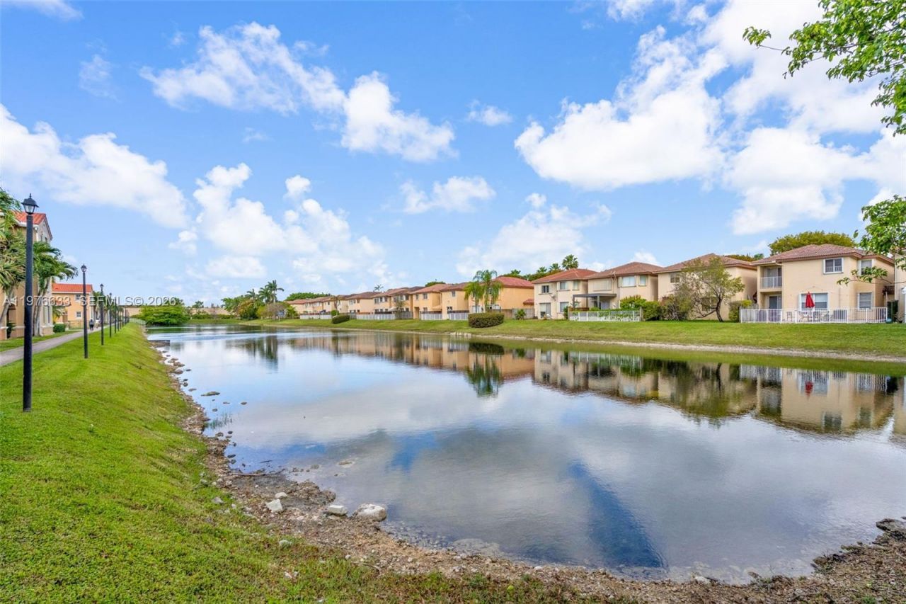 6700 NW 114th Ave, Unit 905, Doral, FL 33178 Photo