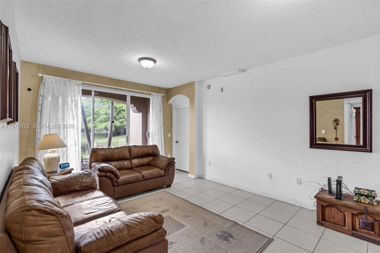6700 NW 114th Ave, Unit 905, Doral, FL 33178 Photo