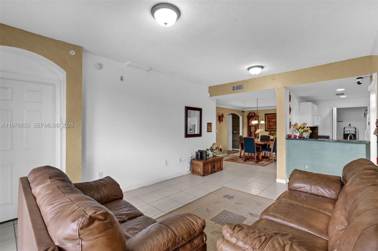 6700 NW 114th Ave, Unit 905, Doral, FL 33178 Photo