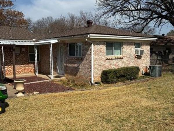 1225 Harris Avenue, Hurst, TX 76053